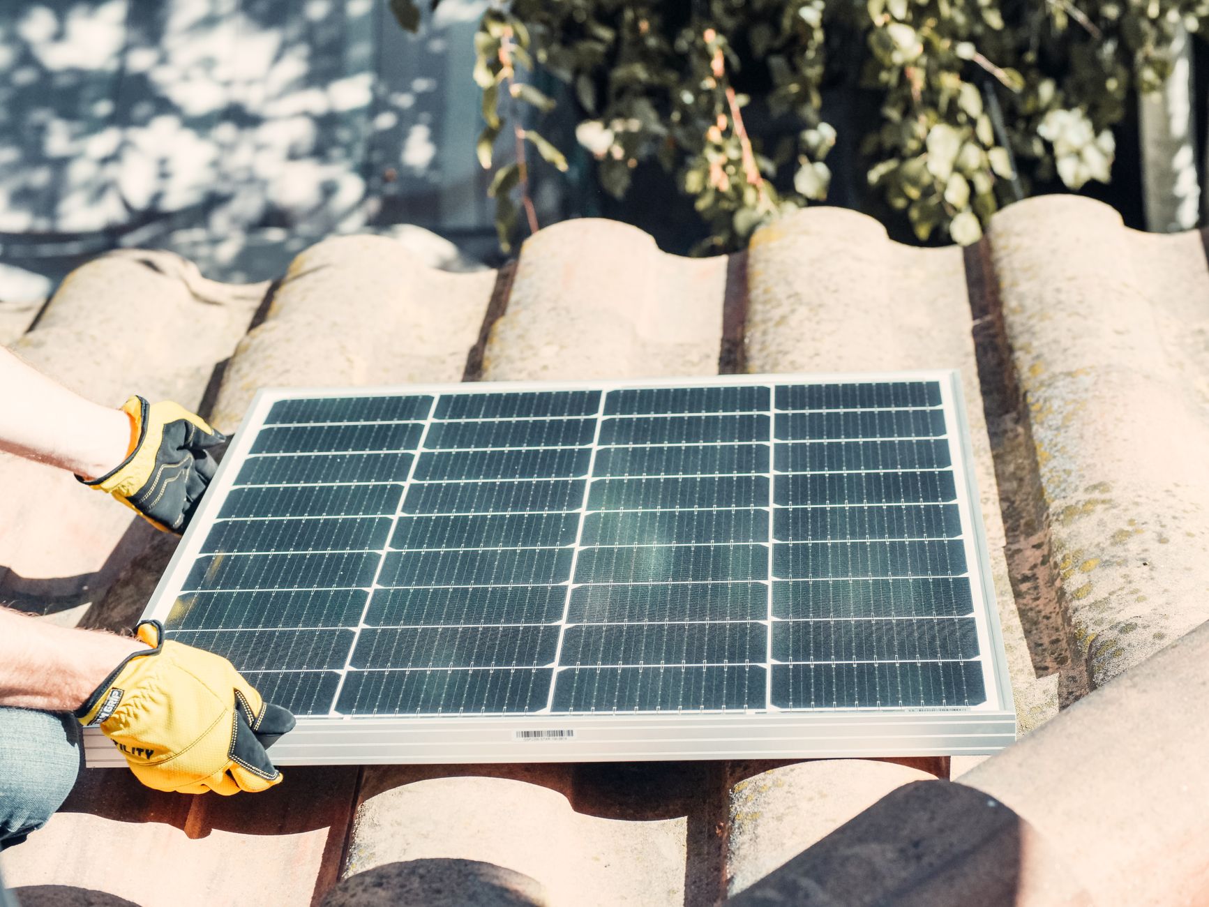 Installateur panneaux solaires équipe à Avignon